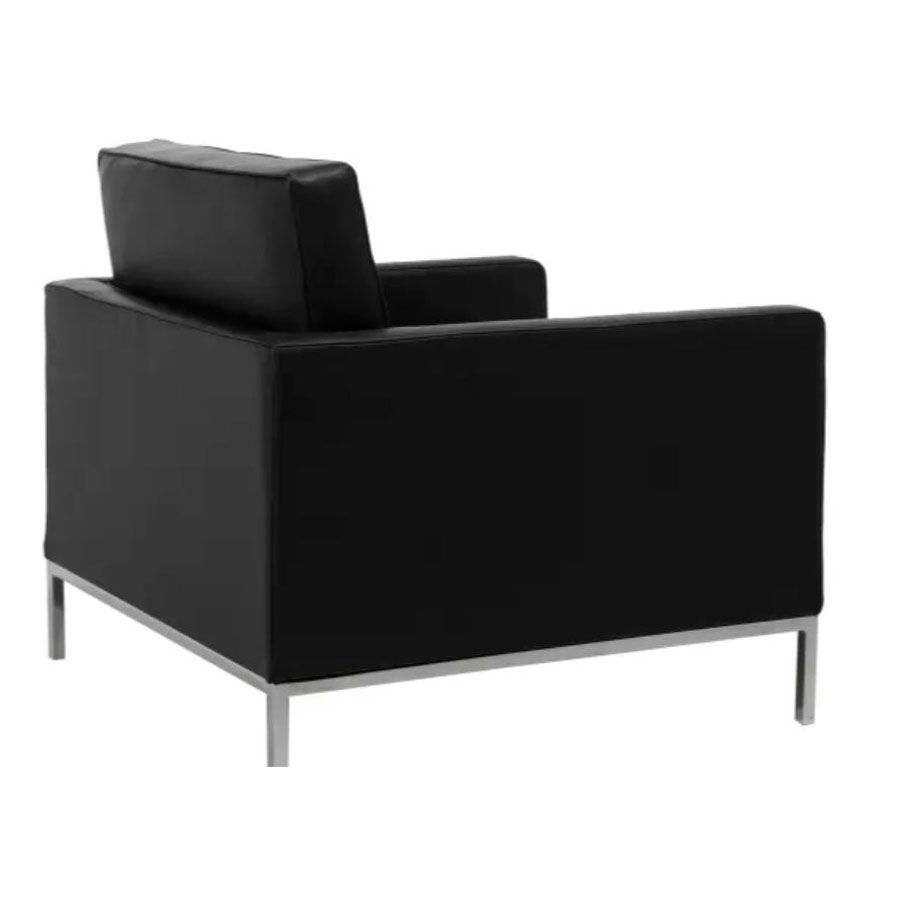 1 seater sofa, a harmonious blend of tradition and elegance.
