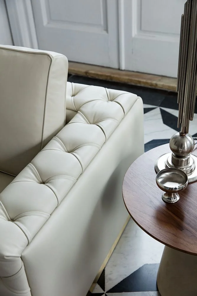 The luxury design of this sofa emphasizes its clean lines and sharp angles, making it a perfect addition to any modern living