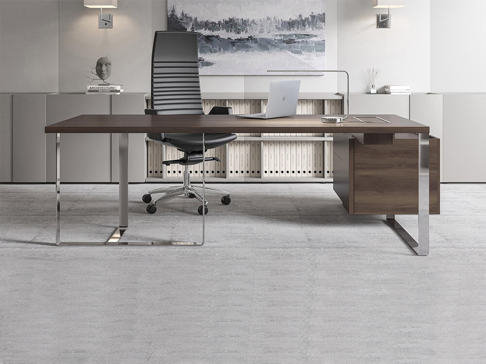Executive Desk With wooden top