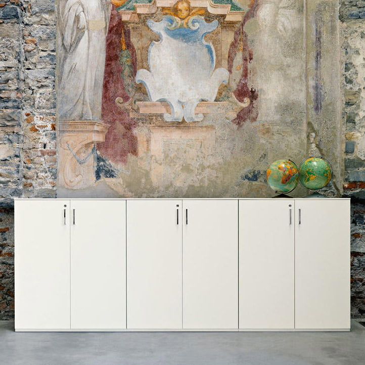 Storage cansole cabinet wih 3 sections