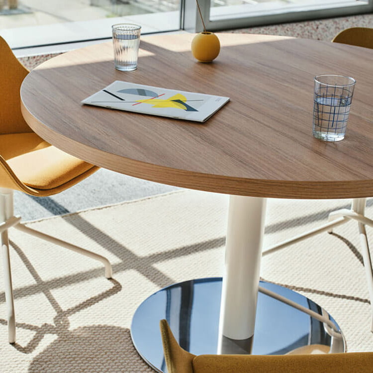 closeup of the round desk