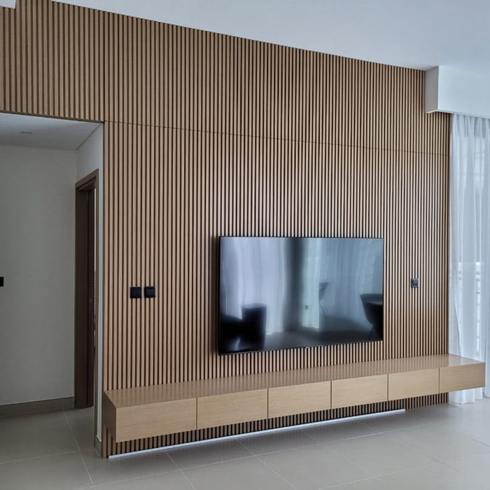 Wooden strips wall cladding