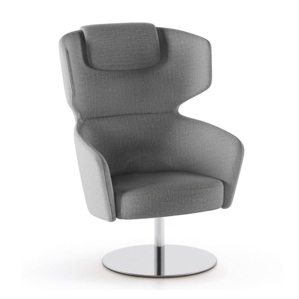 This refined lounger combines style and comfort
