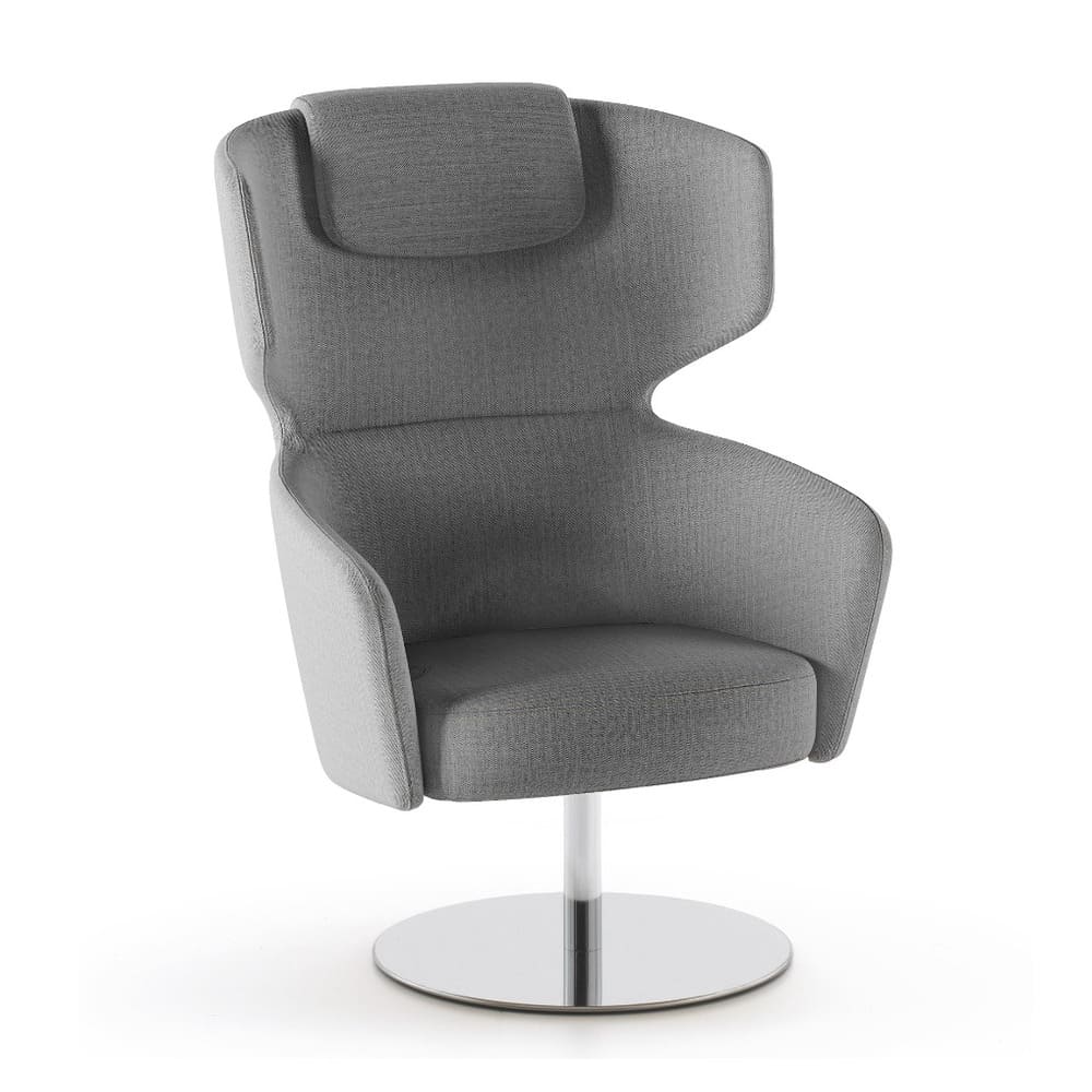 This refined lounger combines style and comfort